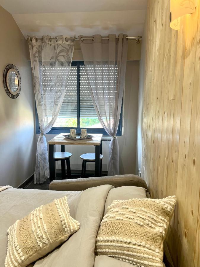 Appart Hotel Cozy Proche Centre, Parking Montbéliard Kültér fotó