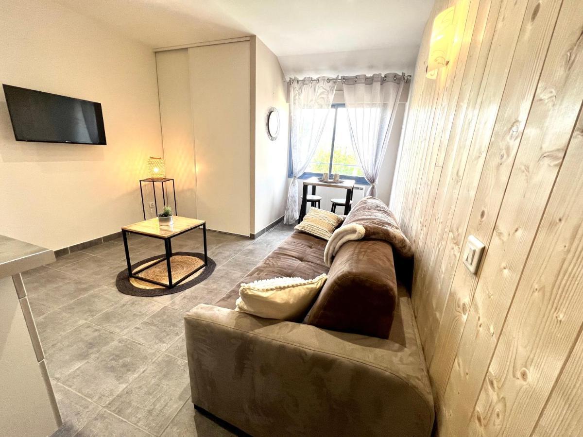 Appart Hotel Cozy Proche Centre, Parking Montbéliard Kültér fotó